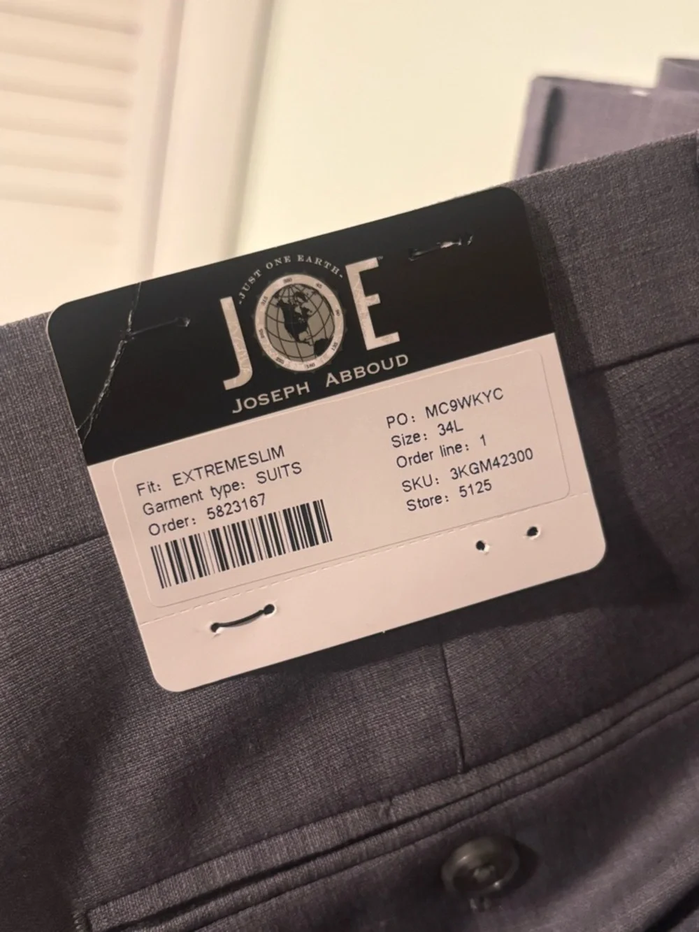 Joseph Abboud Grey Men's Two-Button Suit - Picture 10 of 11